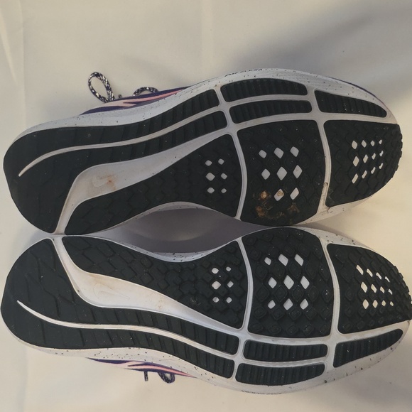 Nike Pegasus 40 Vibrant Purple and Pink Sneakers - Picture 3 of 5